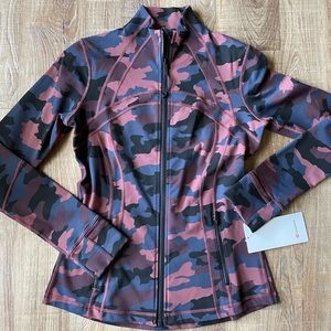 NWT Lululemon Heritage 365 Camo Smoky Red Night Sea Multi Define Jacket